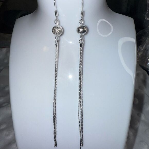 Elegant Silver Dangle Earrings - Picture 1 of 2